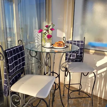 Апартаменты Luxe Apartements Azur *